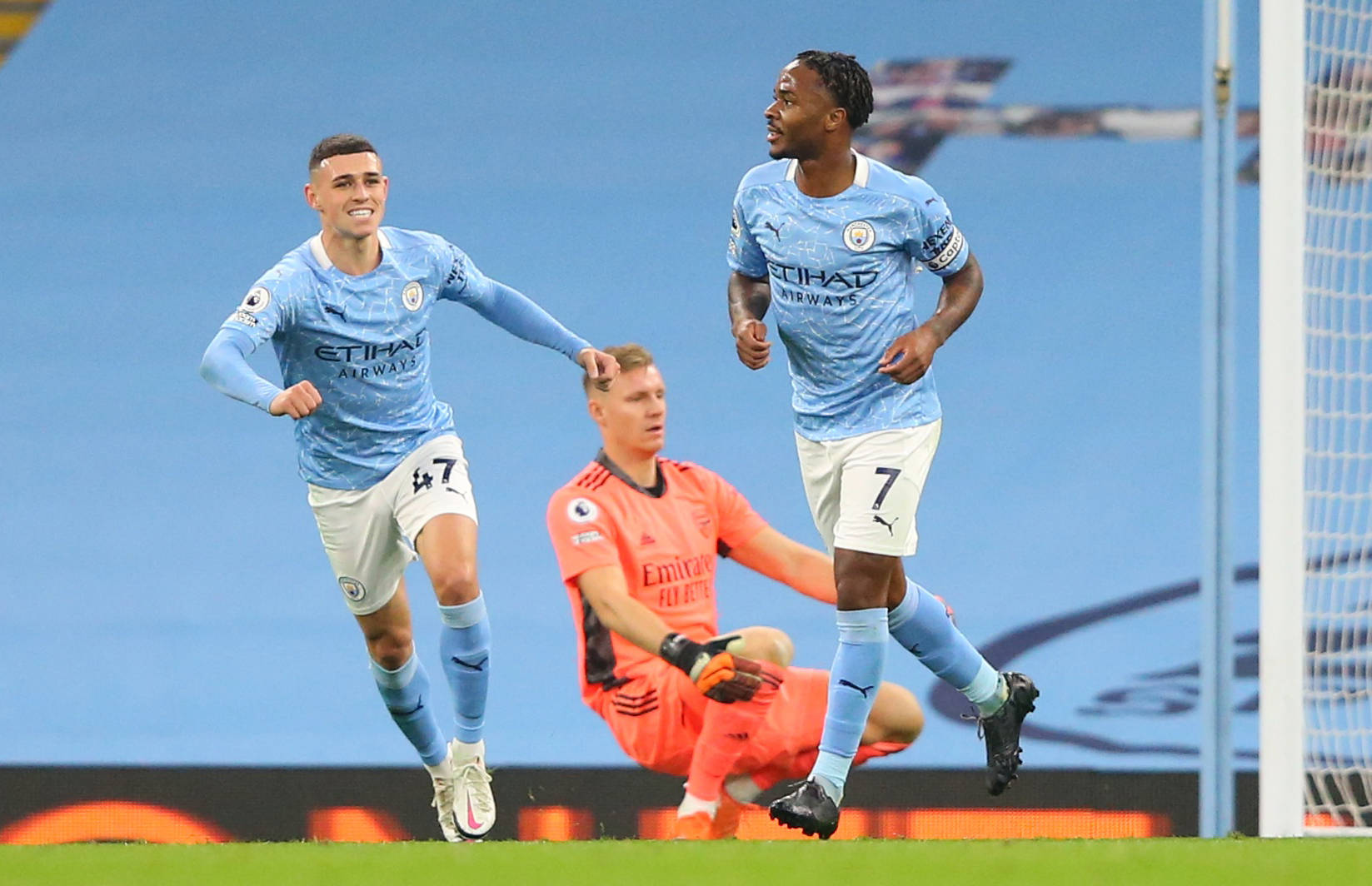 激烈角逐 激烈角逐